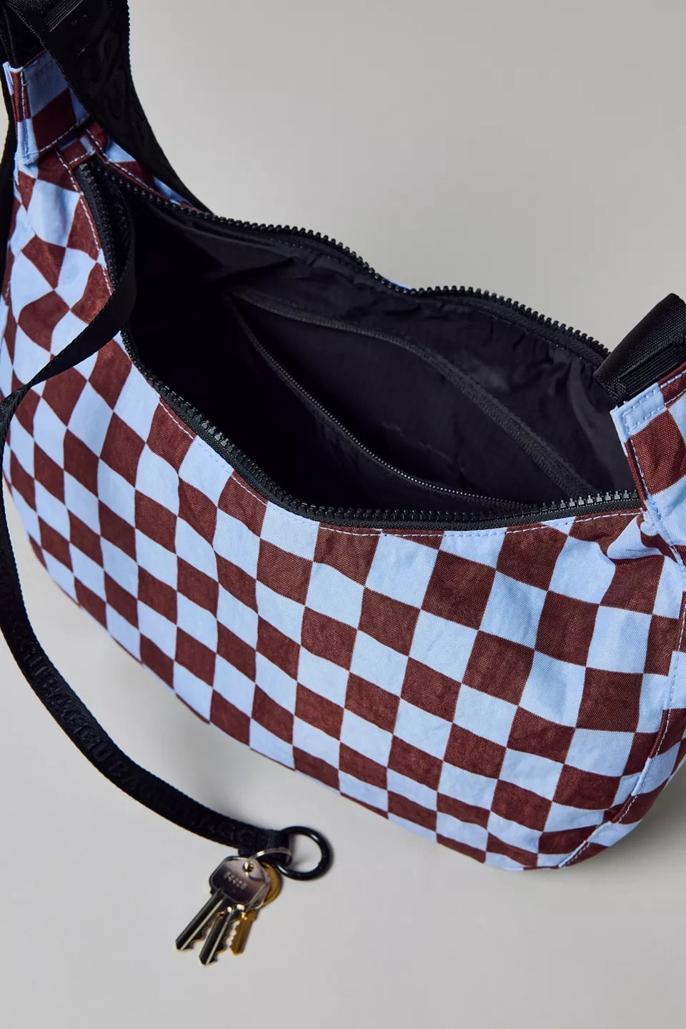 Bolsa BAGGU Crescent Média Nylon Reciclado