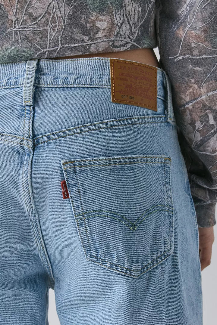 Calça Jeans Levi’s 501 90s Feminina Reta Cintura Média