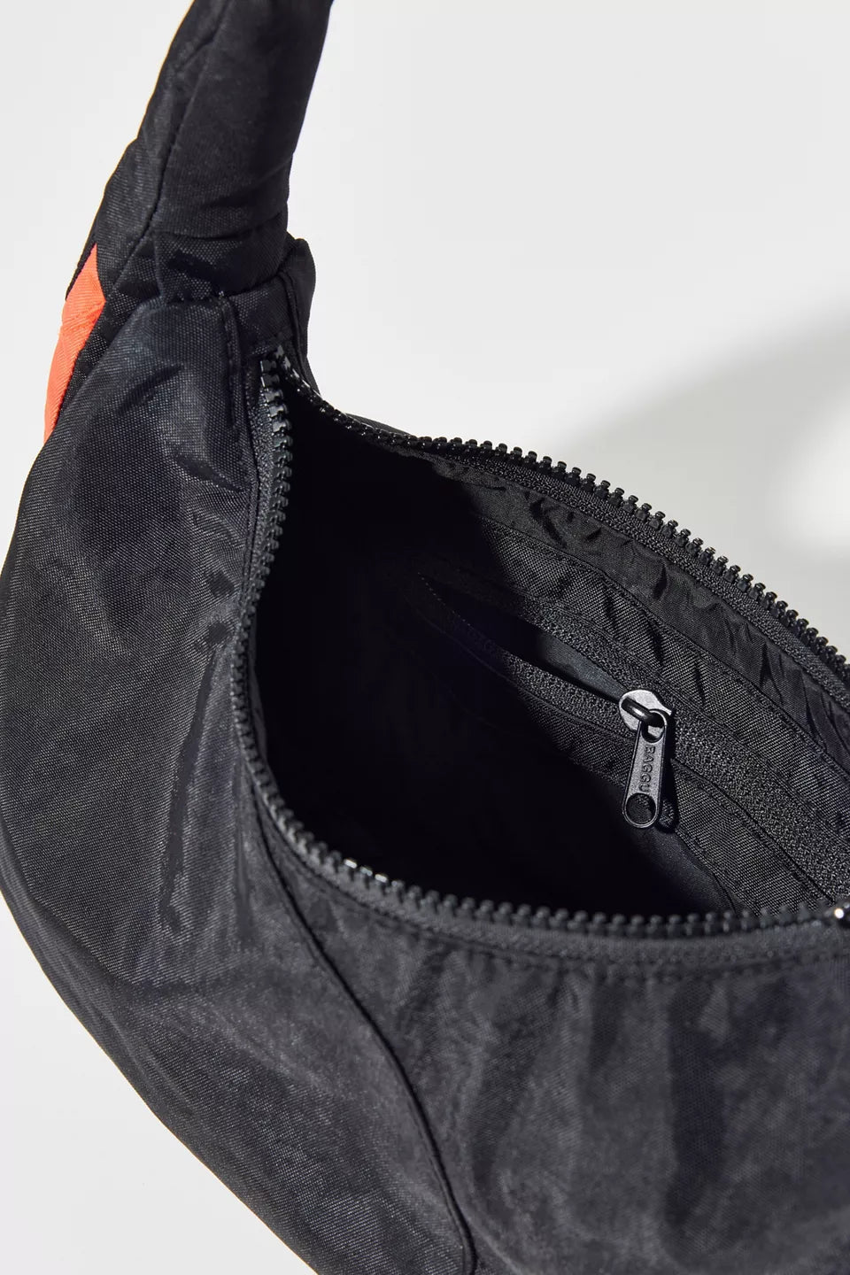 Bolsa BAGGU Swan Bag Feminina em Nylon Reciclado